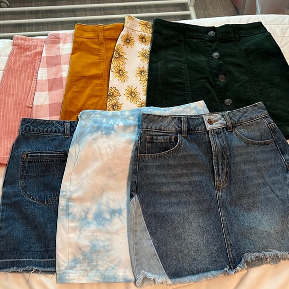 Forever 21 Size Small Lot of 8 denim/corduroy Mini Skirts - Picture 1 of 9
